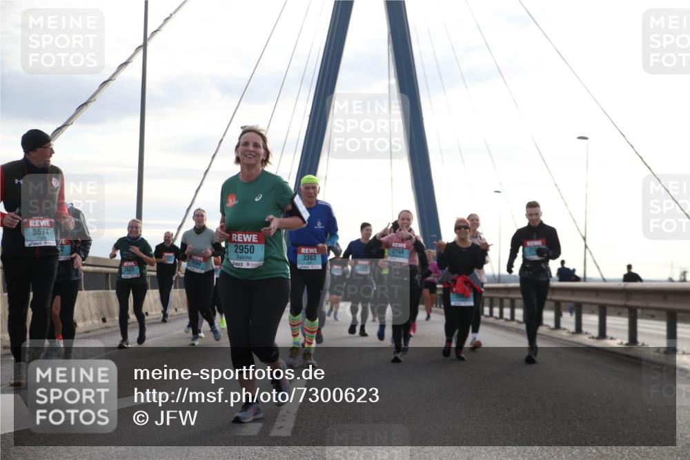 03.10.2024 - Köhlbrandbrückenlauf Jannik Wohlers http://msf.ph/oto/7300623 03.10.2024 09:35:10 Position 1 3674, 2623, 2950, 3363, 2590, 2158 meine-sportfotos.de