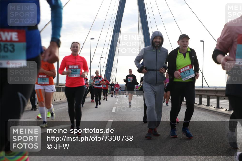 03.10.2024 - Köhlbrandbrückenlauf Jannik Wohlers http://msf.ph/oto/7300738 03.10.2024 09:35:13 Position 1 863, 2965, 3435, 3432, 3172 meine-sportfotos.de