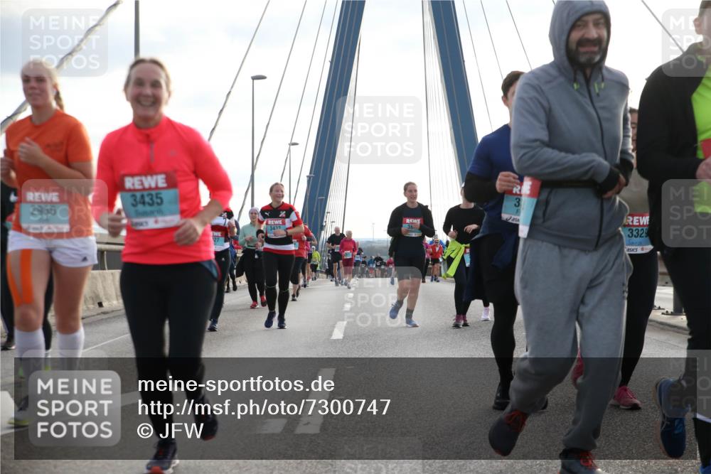 03.10.2024 - Köhlbrandbrückenlauf Jannik Wohlers http://msf.ph/oto/7300747 03.10.2024 09:35:14 Position 1 2965, 1000, 3435, 3439, 36, 127, 3, 3329 meine-sportfotos.de