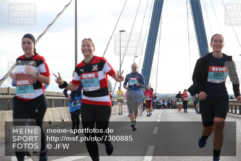 03.10.2024 - Köhlbrandbrückenlauf Jannik Wohlers http://msf.ph/oto/7300885 03.10.2024 09:35:17 Position 1 3427, 3432, 3412, 3657 meine-sportfotos.de