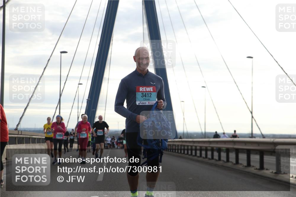 03.10.2024 - Köhlbrandbrückenlauf Jannik Wohlers http://msf.ph/oto/7300981 03.10.2024 09:35:19 Position 1 3412 meine-sportfotos.de