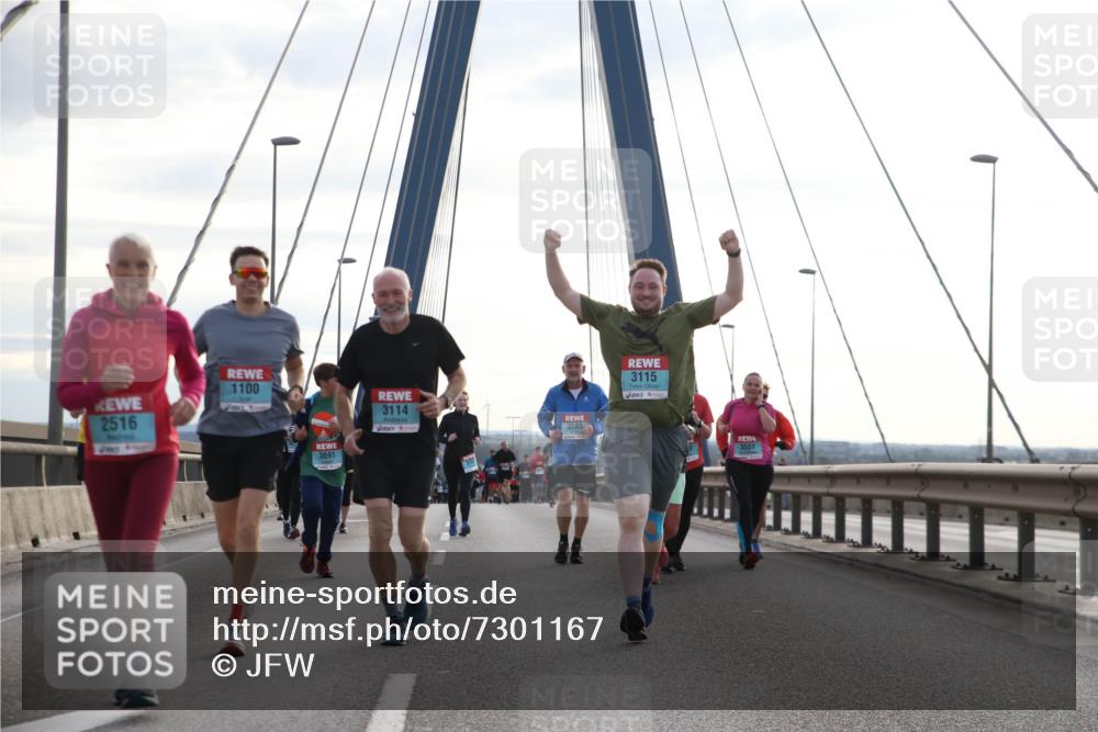 03.10.2024 - Köhlbrandbrückenlauf Jannik Wohlers http://msf.ph/oto/7301167 03.10.2024 09:35:24 Position 1 1100, 2516, 3114, 3563, 3115, 3691, 3551 meine-sportfotos.de