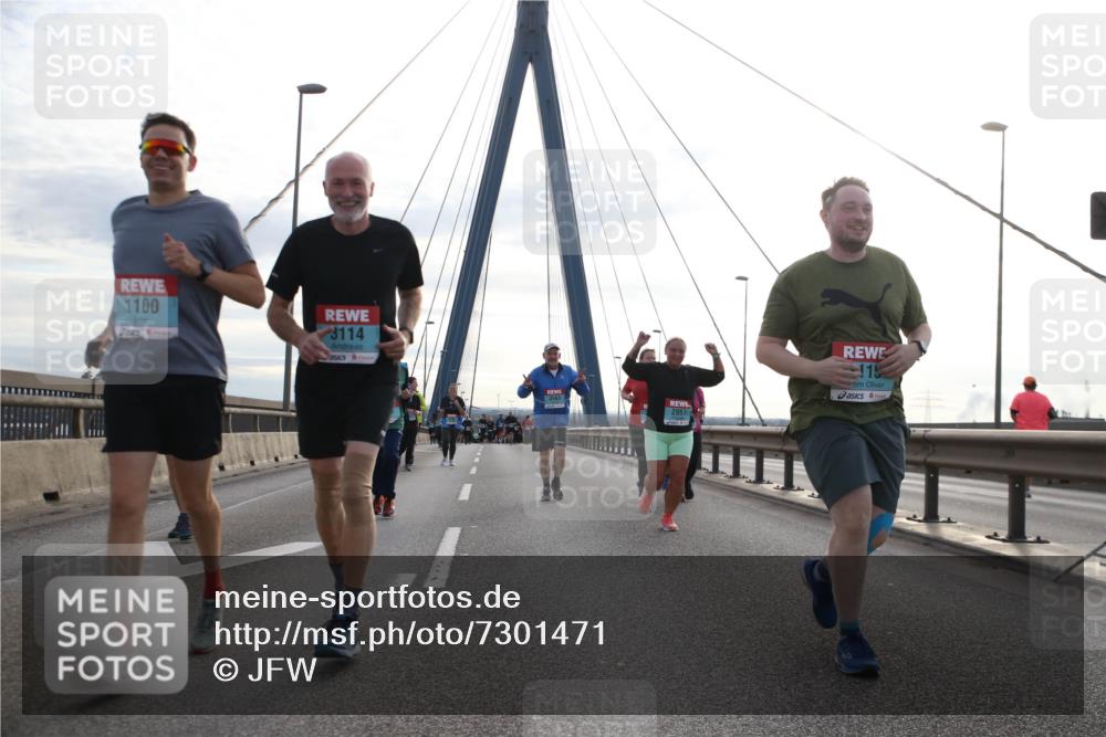 03.10.2024 - Köhlbrandbrückenlauf Jannik Wohlers http://msf.ph/oto/7301471 03.10.2024 09:35:27 Position 1 1100, 3114, 2957, 115 meine-sportfotos.de