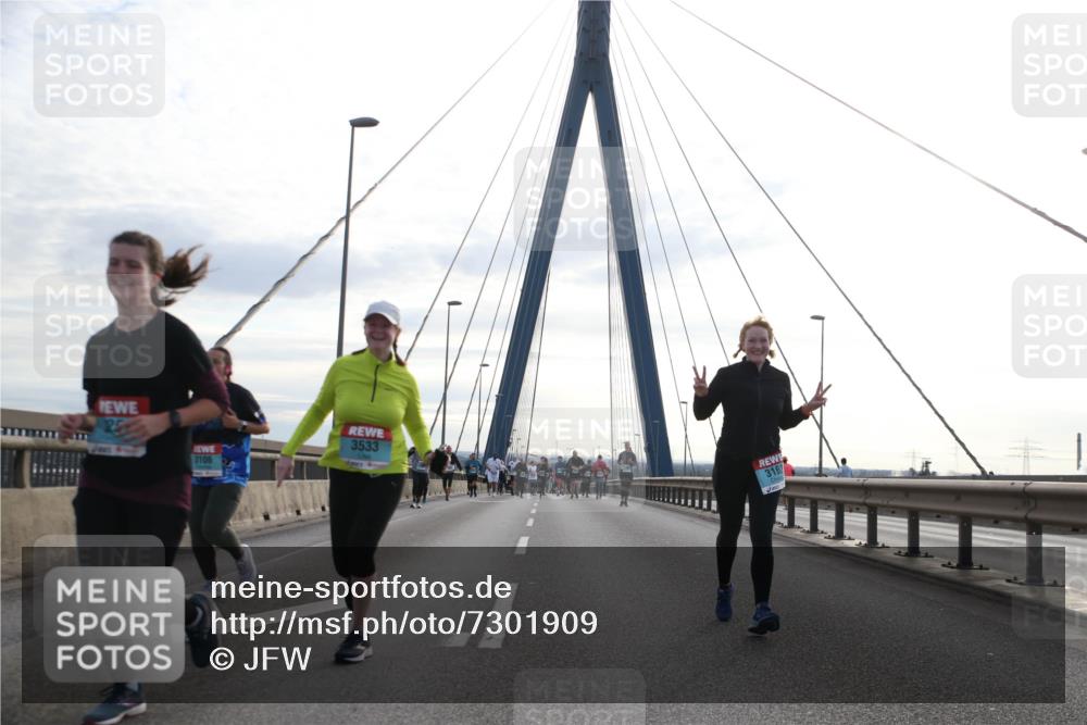 03.10.2024 - Köhlbrandbrückenlauf Jannik Wohlers http://msf.ph/oto/7301909 03.10.2024 09:35:33 Position 1 3533, 3106, 3162 meine-sportfotos.de