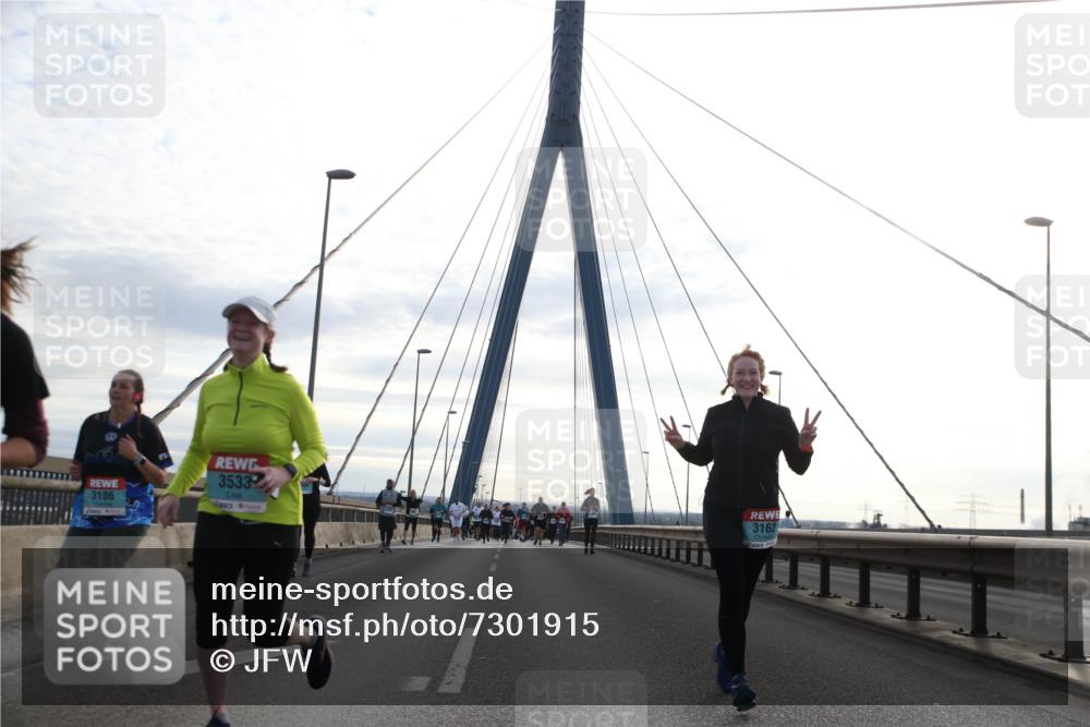 03.10.2024 - Köhlbrandbrückenlauf Jannik Wohlers http://msf.ph/oto/7301915 03.10.2024 09:35:33 Position 1 3106, 3533, 3162 meine-sportfotos.de