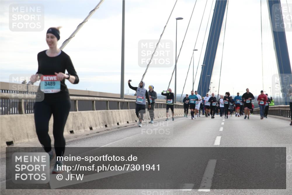 03.10.2024 - Köhlbrandbrückenlauf Jannik Wohlers http://msf.ph/oto/7301941 03.10.2024 09:35:36 Position 1 3489, 1410 meine-sportfotos.de