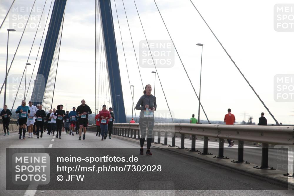 03.10.2024 - Köhlbrandbrückenlauf Jannik Wohlers http://msf.ph/oto/7302028 03.10.2024 09:35:39 Position 1 09 meine-sportfotos.de