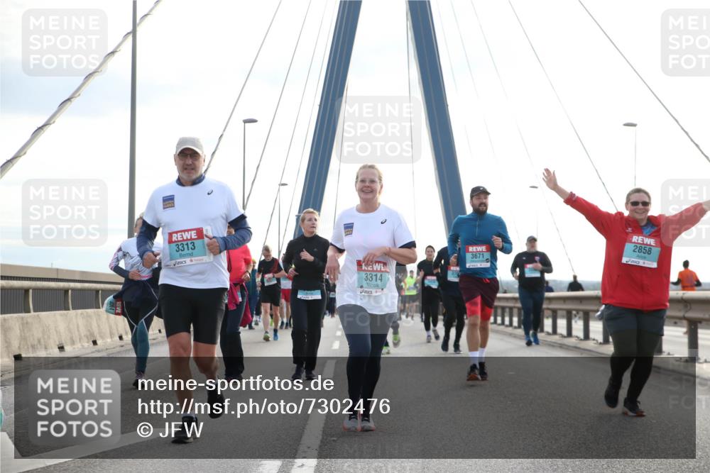 03.10.2024 - Köhlbrandbrückenlauf Jannik Wohlers http://msf.ph/oto/7302476 03.10.2024 09:35:50 Position 1 3313, 3314, 3671, 2858 meine-sportfotos.de