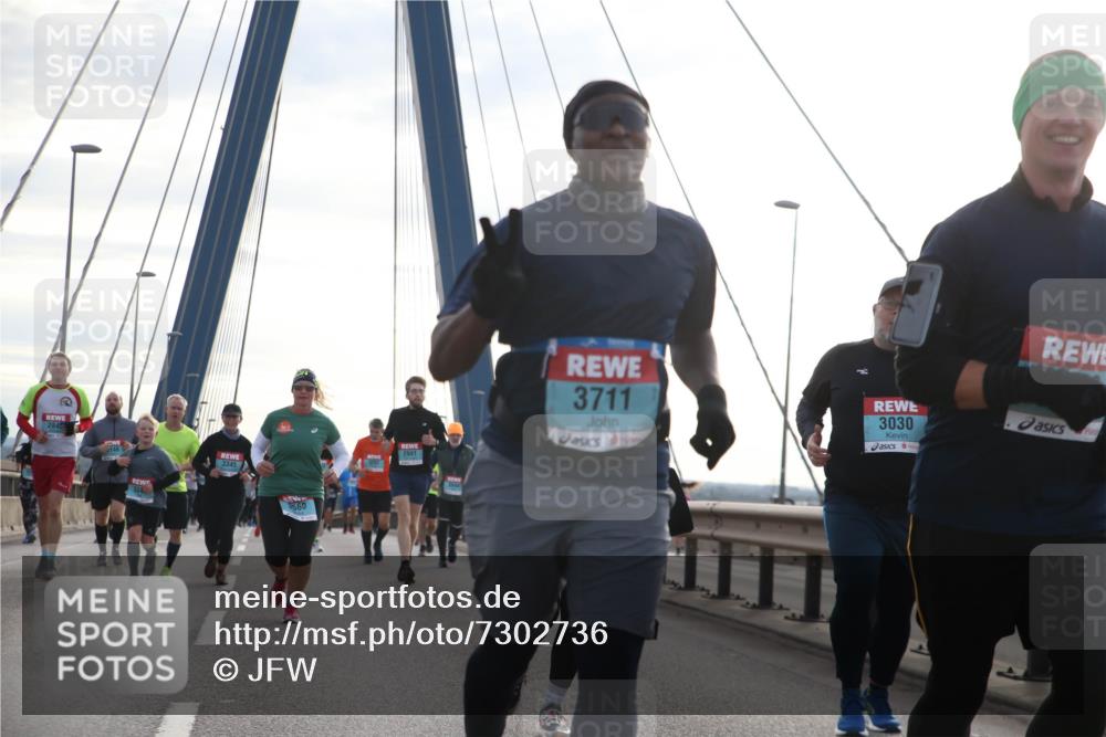 03.10.2024 - Köhlbrandbrückenlauf Jannik Wohlers http://msf.ph/oto/7302736 03.10.2024 09:35:55 Position 1 284, 3345, 560, 2941, 3711, 3030 meine-sportfotos.de
