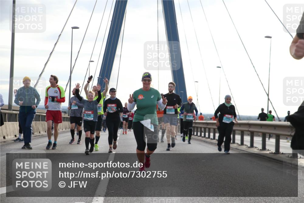 03.10.2024 - Köhlbrandbrückenlauf Jannik Wohlers http://msf.ph/oto/7302755 03.10.2024 09:35:57 Position 1 3148, 2941, 44, 2994, 3346 meine-sportfotos.de