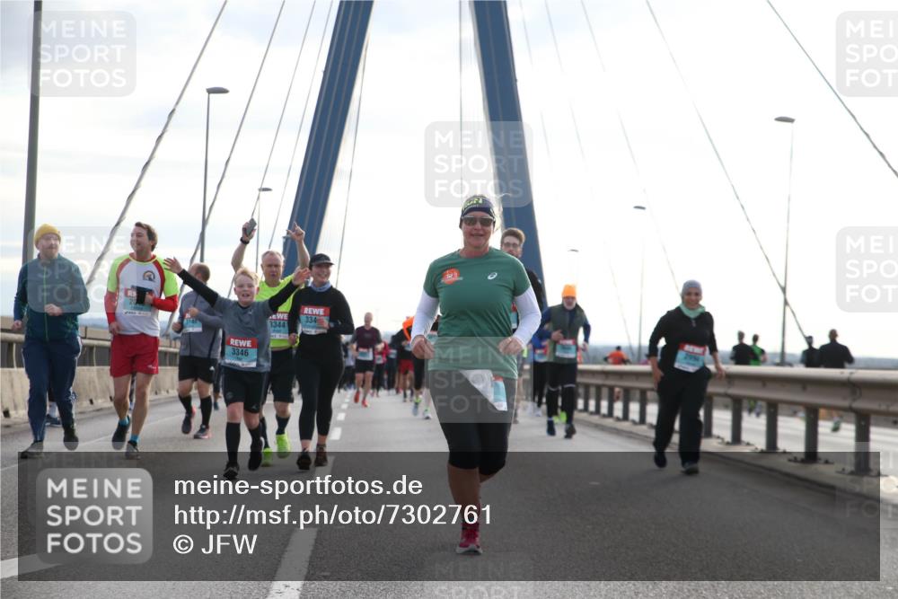 03.10.2024 - Köhlbrandbrückenlauf Jannik Wohlers http://msf.ph/oto/7302761 03.10.2024 09:35:58 Position 1 334, 3344, 3346 meine-sportfotos.de