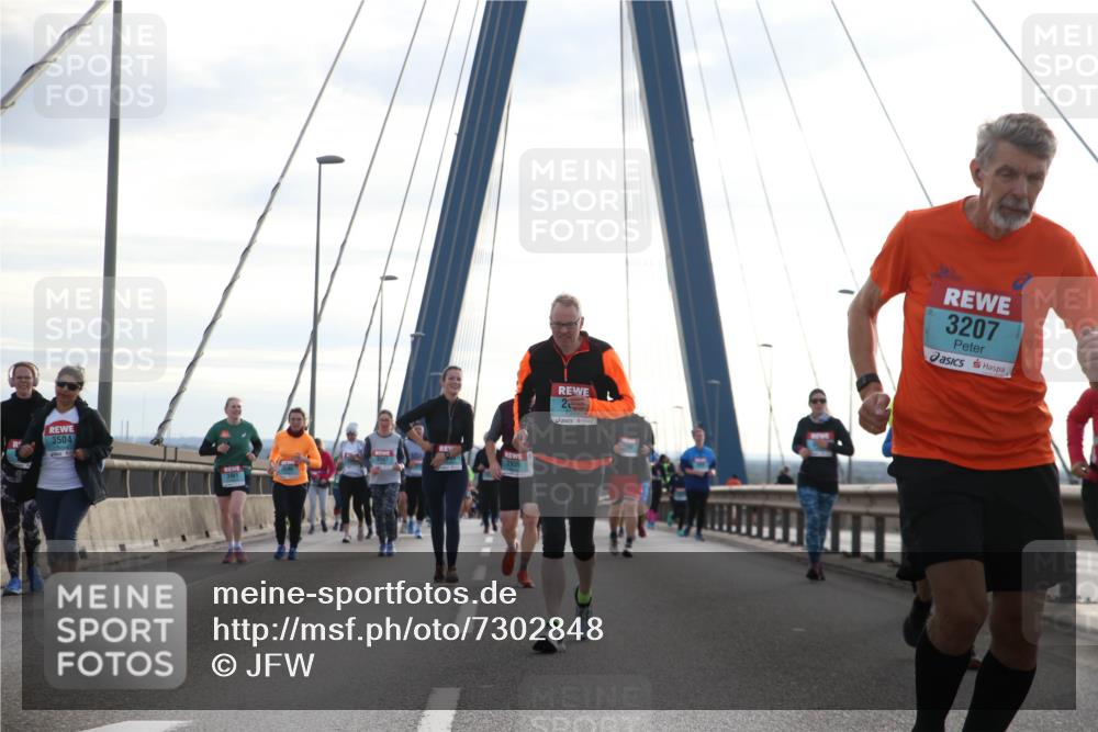 03.10.2024 - Köhlbrandbrückenlauf Jannik Wohlers http://msf.ph/oto/7302848 03.10.2024 09:36:04 Position 1 3504, 2939, 3061, 20, 3207 meine-sportfotos.de