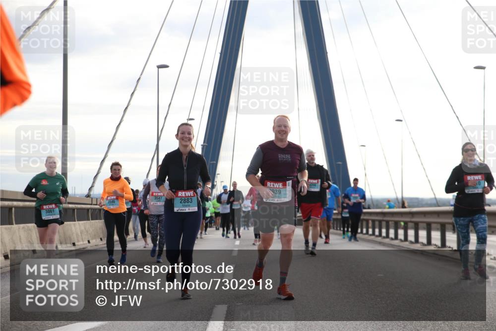 03.10.2024 - Köhlbrandbrückenlauf Jannik Wohlers http://msf.ph/oto/7302918 03.10.2024 09:36:07 Position 1 3546, 3547, 3061, 2883, 939, 3396 meine-sportfotos.de