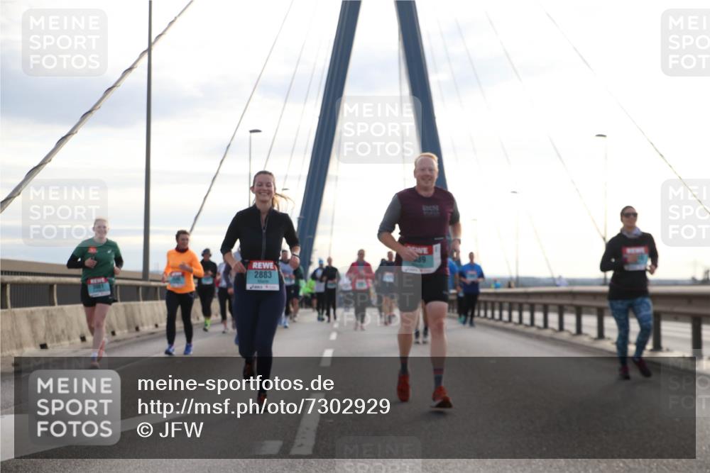 03.10.2024 - Köhlbrandbrückenlauf Jannik Wohlers http://msf.ph/oto/7302929 03.10.2024 09:36:08 Position 1 2061, 2883, 939 meine-sportfotos.de