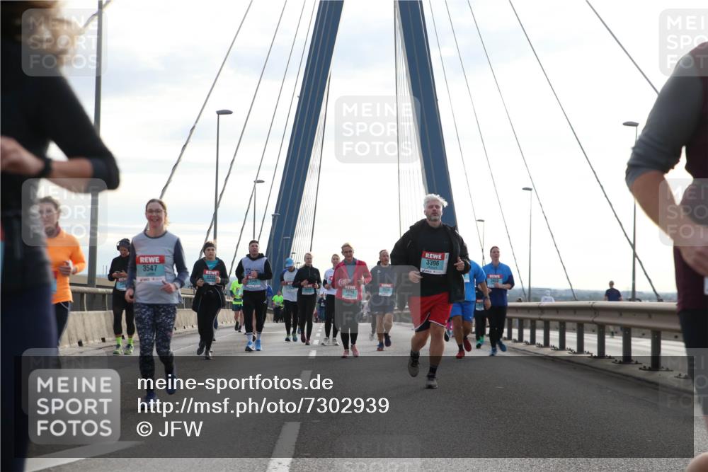03.10.2024 - Köhlbrandbrückenlauf Jannik Wohlers http://msf.ph/oto/7302939 03.10.2024 09:36:10 Position 1 3547, 3355, 2898, 3396, 34, 0 meine-sportfotos.de