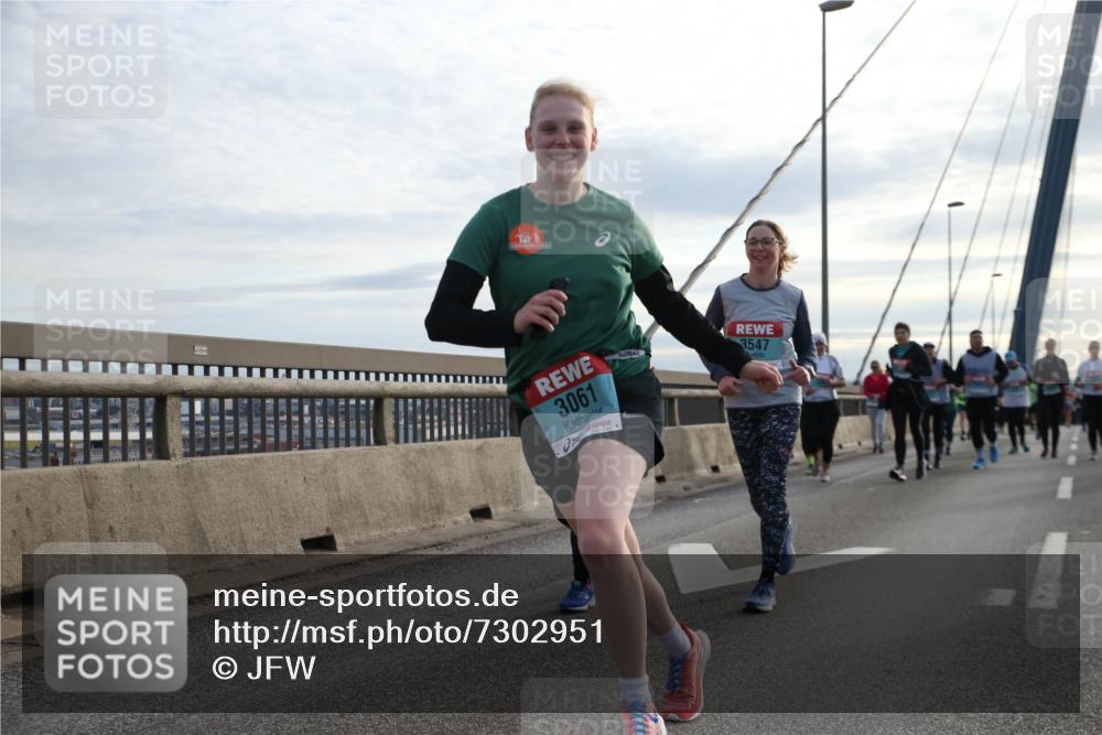 03.10.2024 - Köhlbrandbrückenlauf Jannik Wohlers http://msf.ph/oto/7302951 03.10.2024 09:36:11 Position 1 2460, 3061, 5, 3547 meine-sportfotos.de