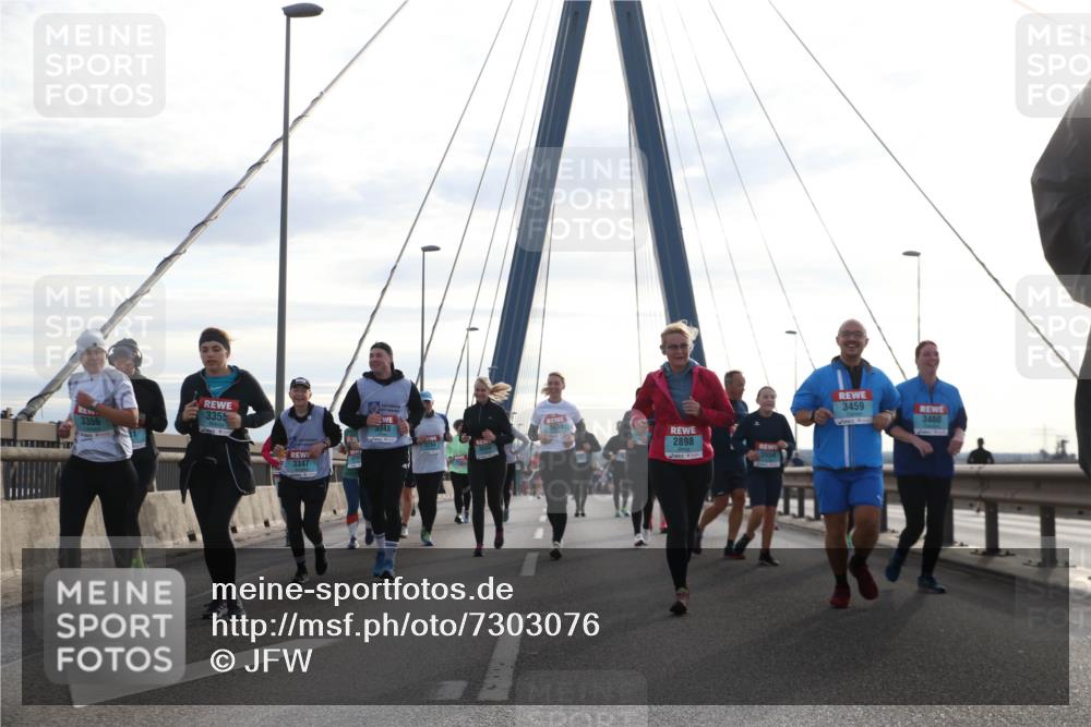03.10.2024 - Köhlbrandbrückenlauf Jannik Wohlers http://msf.ph/oto/7303076 03.10.2024 09:36:14 Position 1 3355, 3356, 3347, 3348, 3638, 2898, 3554, 3459, 3460 meine-sportfotos.de
