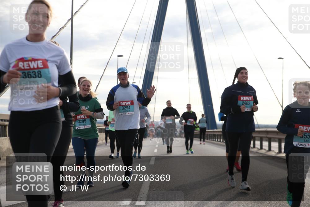 03.10.2024 - Köhlbrandbrückenlauf Jannik Wohlers http://msf.ph/oto/7303369 03.10.2024 09:36:18 Position 1 3638, 3295, 315, 3294, 2662, 355 meine-sportfotos.de