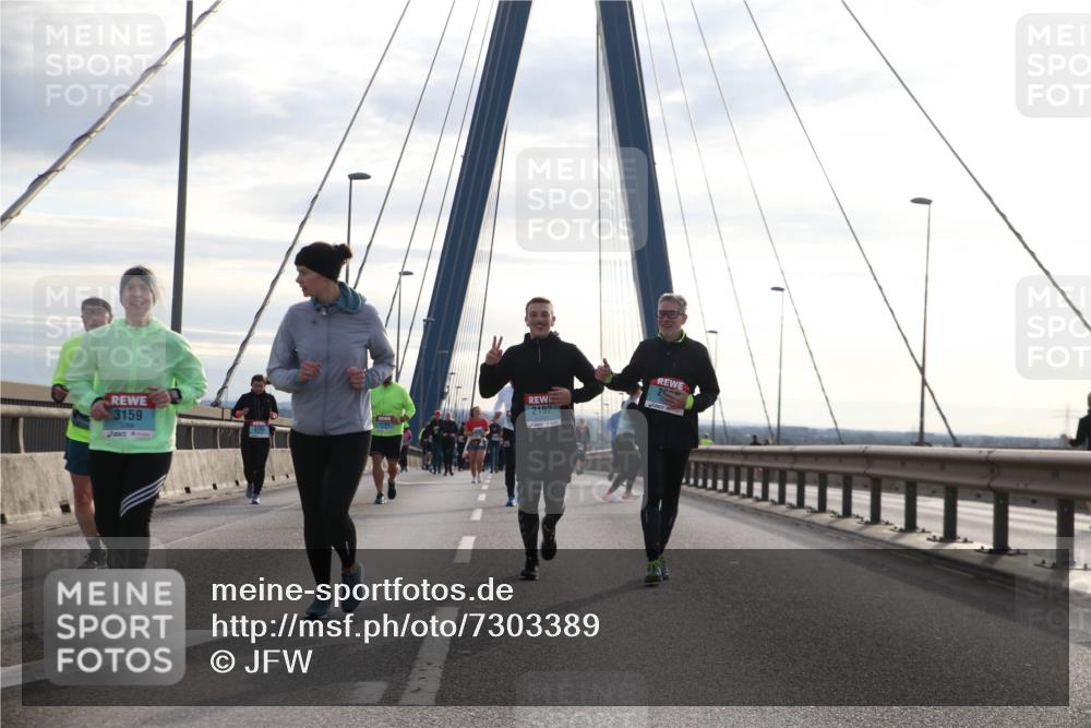 03.10.2024 - Köhlbrandbrückenlauf Jannik Wohlers http://msf.ph/oto/7303389 03.10.2024 09:36:20 Position 1 3159, 2192 meine-sportfotos.de