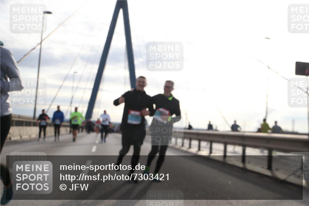 03.10.2024 - Köhlbrandbrückenlauf Jannik Wohlers http://msf.ph/oto/7303421 03.10.2024 09:36:23 Position 1  meine-sportfotos.de