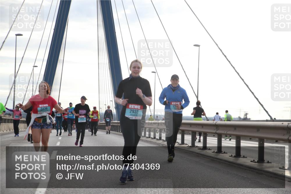 03.10.2024 - Köhlbrandbrückenlauf Jannik Wohlers http://msf.ph/oto/7304369 03.10.2024 09:36:32 Position 1 3436, 2929, 2933, 17 meine-sportfotos.de