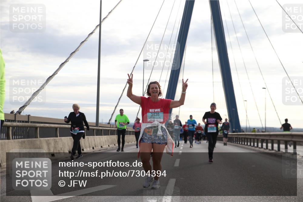 03.10.2024 - Köhlbrandbrückenlauf Jannik Wohlers http://msf.ph/oto/7304394 03.10.2024 09:36:33 Position 1 3436 meine-sportfotos.de