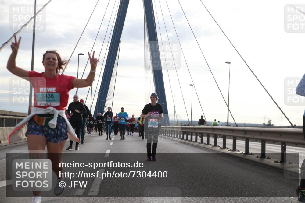 03.10.2024 - Köhlbrandbrückenlauf Jannik Wohlers http://msf.ph/oto/7304400 03.10.2024 09:36:34 Position 1 3436, 2929 meine-sportfotos.de