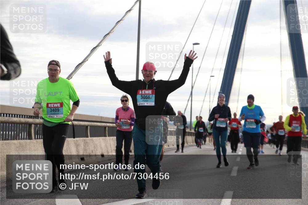 03.10.2024 - Köhlbrandbrückenlauf Jannik Wohlers http://msf.ph/oto/7304456 03.10.2024 09:36:39 Position 1 3409, 30, 3066, 2997 meine-sportfotos.de