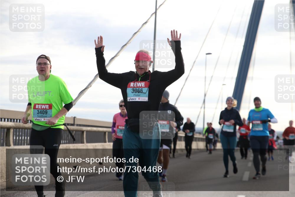 03.10.2024 - Köhlbrandbrückenlauf Jannik Wohlers http://msf.ph/oto/7304468 03.10.2024 09:36:40 Position 1 3409, 361, 3866, 3620 meine-sportfotos.de