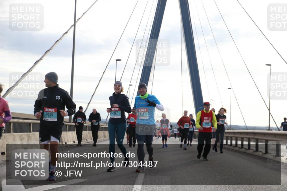 03.10.2024 - Köhlbrandbrückenlauf Jannik Wohlers http://msf.ph/oto/7304487 03.10.2024 09:36:41 Position 1 3620, 13, 2997, 3167, 3458 meine-sportfotos.de
