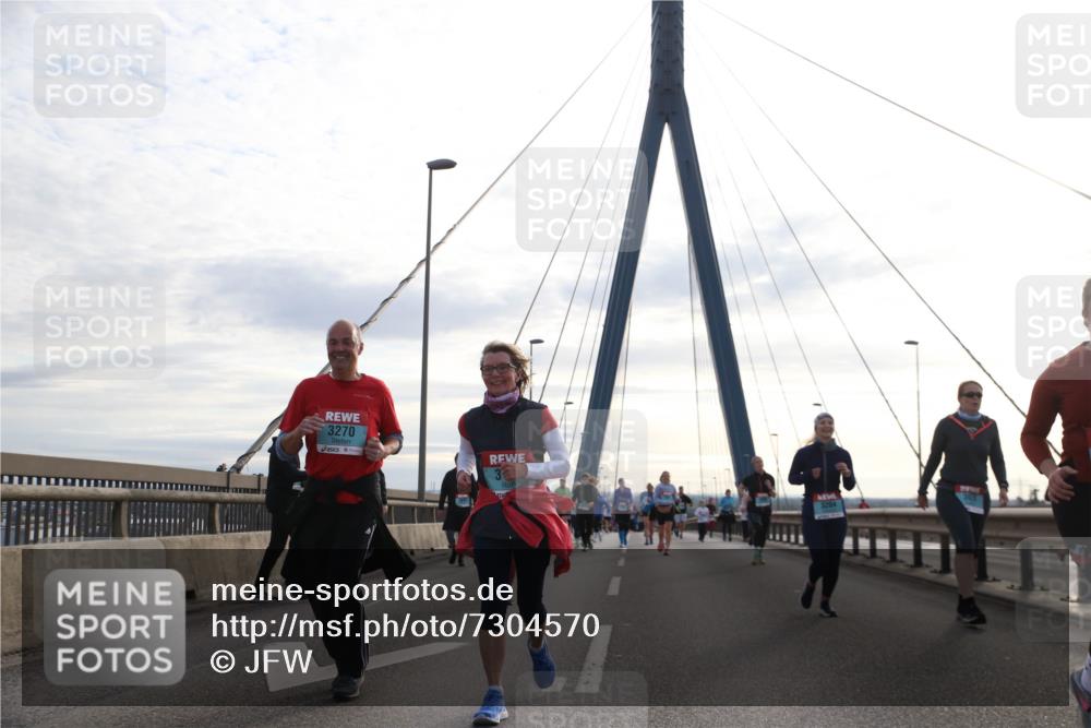 03.10.2024 - Köhlbrandbrückenlauf Jannik Wohlers http://msf.ph/oto/7304570 03.10.2024 09:36:47 Position 1 3270 meine-sportfotos.de