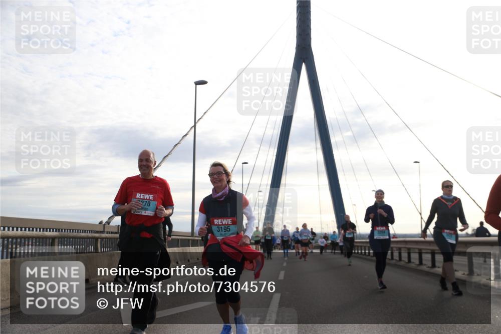 03.10.2024 - Köhlbrandbrückenlauf Jannik Wohlers http://msf.ph/oto/7304576 03.10.2024 09:36:48 Position 1 270, 3195, 3204 meine-sportfotos.de