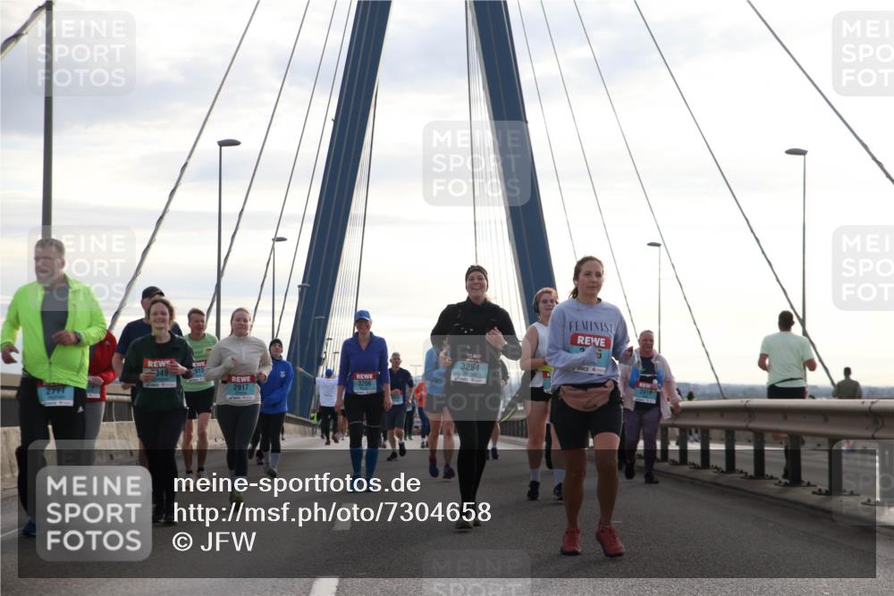 03.10.2024 - Köhlbrandbrückenlauf Jannik Wohlers http://msf.ph/oto/7304658 03.10.2024 09:36:53 Position 1 349, 913, 3254, 2917, 3286, 2777, 2419 meine-sportfotos.de