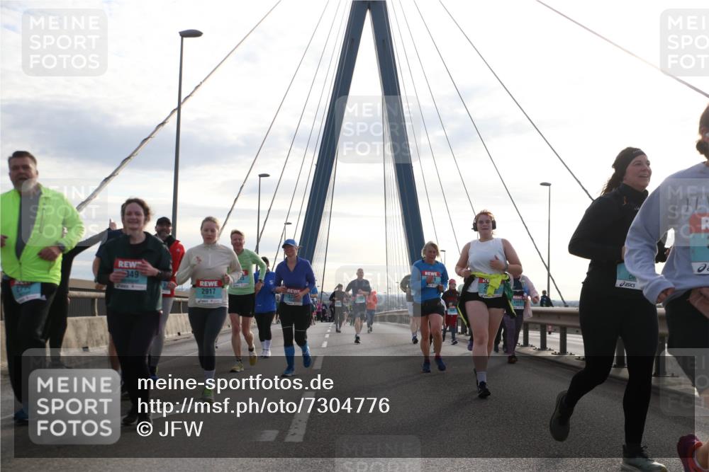 03.10.2024 - Köhlbrandbrückenlauf Jannik Wohlers http://msf.ph/oto/7304776 03.10.2024 09:36:56 Position 1 49, 799, 2917, 9, 2419 meine-sportfotos.de