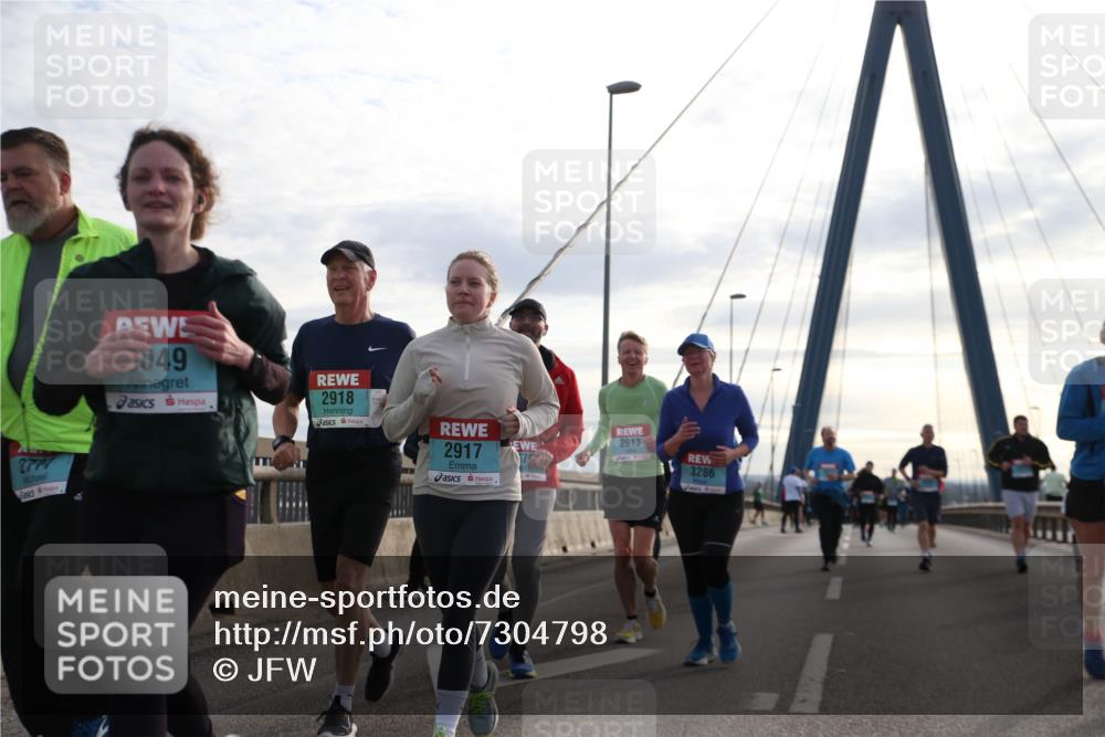 03.10.2024 - Köhlbrandbrückenlauf Jannik Wohlers http://msf.ph/oto/7304798 03.10.2024 09:36:58 Position 1 2777, 49, 2918, 2913, 2917, 75, 3286 meine-sportfotos.de