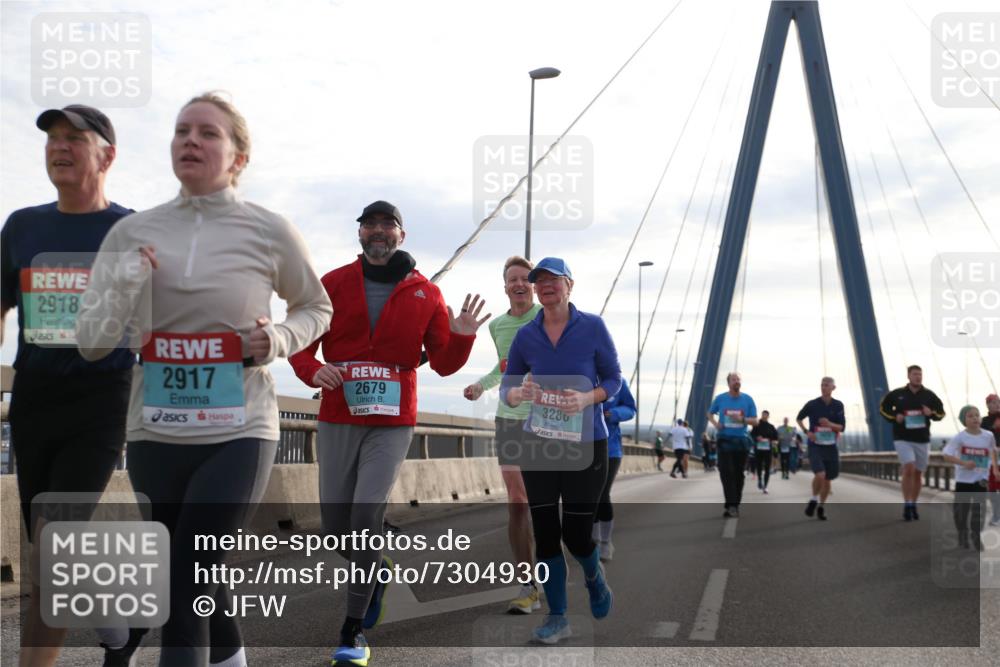 03.10.2024 - Köhlbrandbrückenlauf Jannik Wohlers http://msf.ph/oto/7304930 03.10.2024 09:36:58 Position 1 2918, 2917, 2679, 3286 meine-sportfotos.de