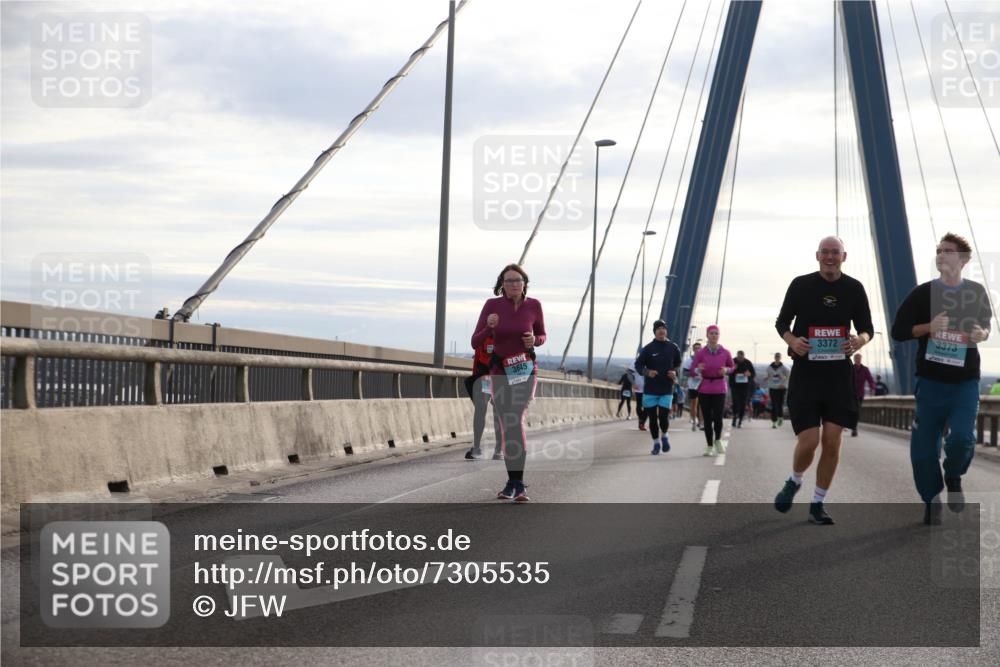 03.10.2024 - Köhlbrandbrückenlauf Jannik Wohlers http://msf.ph/oto/7305535 03.10.2024 09:37:14 Position 1 3645, 3372, 3373 meine-sportfotos.de