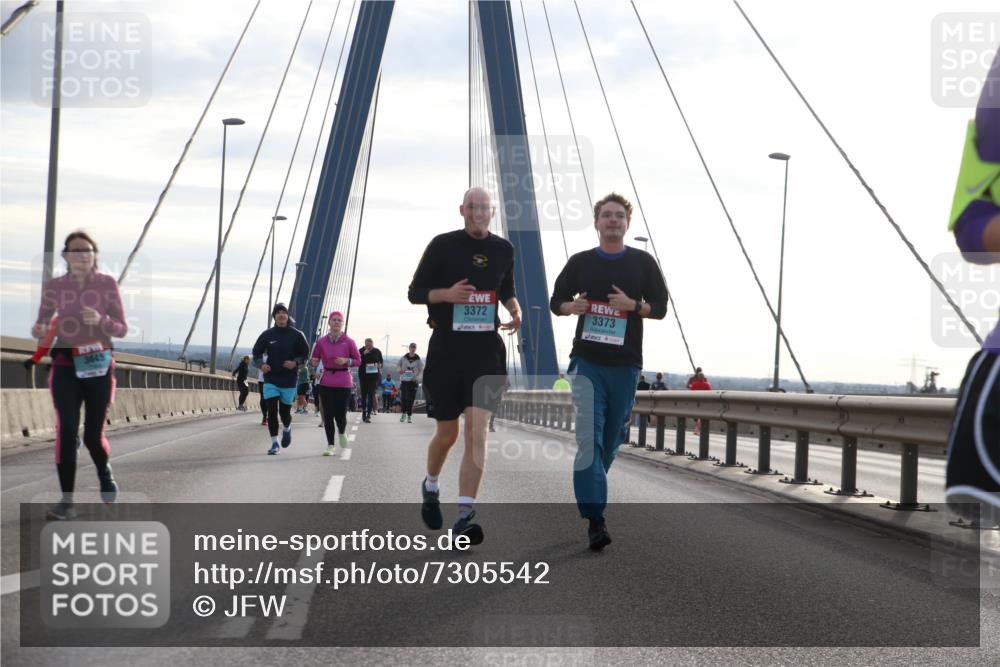 03.10.2024 - Köhlbrandbrückenlauf Jannik Wohlers http://msf.ph/oto/7305542 03.10.2024 09:37:15 Position 1 3645, 3372, 3373 meine-sportfotos.de