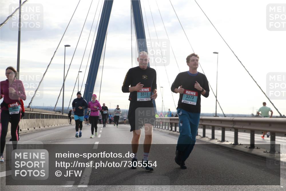 03.10.2024 - Köhlbrandbrückenlauf Jannik Wohlers http://msf.ph/oto/7305554 03.10.2024 09:37:16 Position 1 3645, 3372, 3373 meine-sportfotos.de