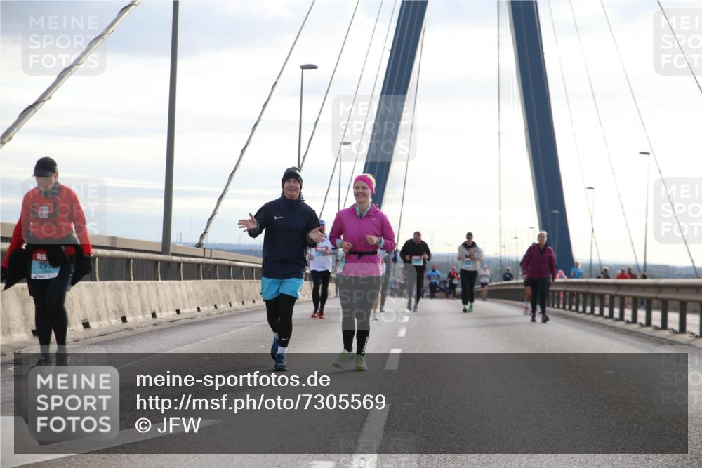 03.10.2024 - Köhlbrandbrückenlauf Jannik Wohlers http://msf.ph/oto/7305569 03.10.2024 09:37:18 Position 1 297 meine-sportfotos.de