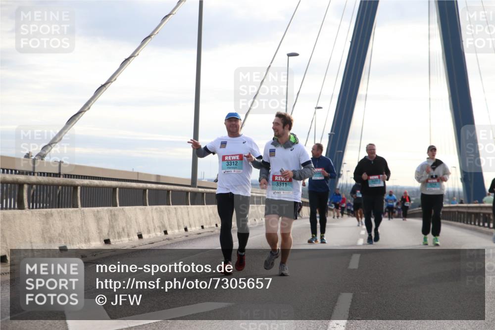 03.10.2024 - Köhlbrandbrückenlauf Jannik Wohlers http://msf.ph/oto/7305657 03.10.2024 09:37:24 Position 1 3312, 3311 meine-sportfotos.de