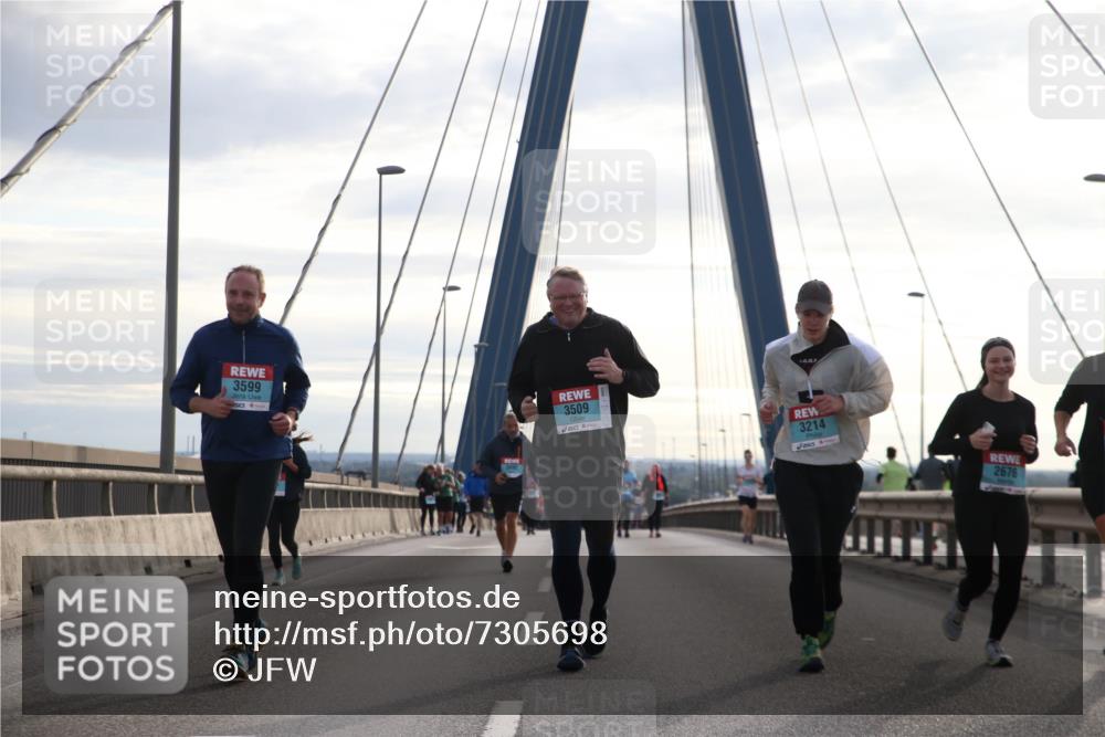 03.10.2024 - Köhlbrandbrückenlauf Jannik Wohlers http://msf.ph/oto/7305698 03.10.2024 09:37:28 Position 1 3599, 3492, 3509, 3214, 2676 meine-sportfotos.de