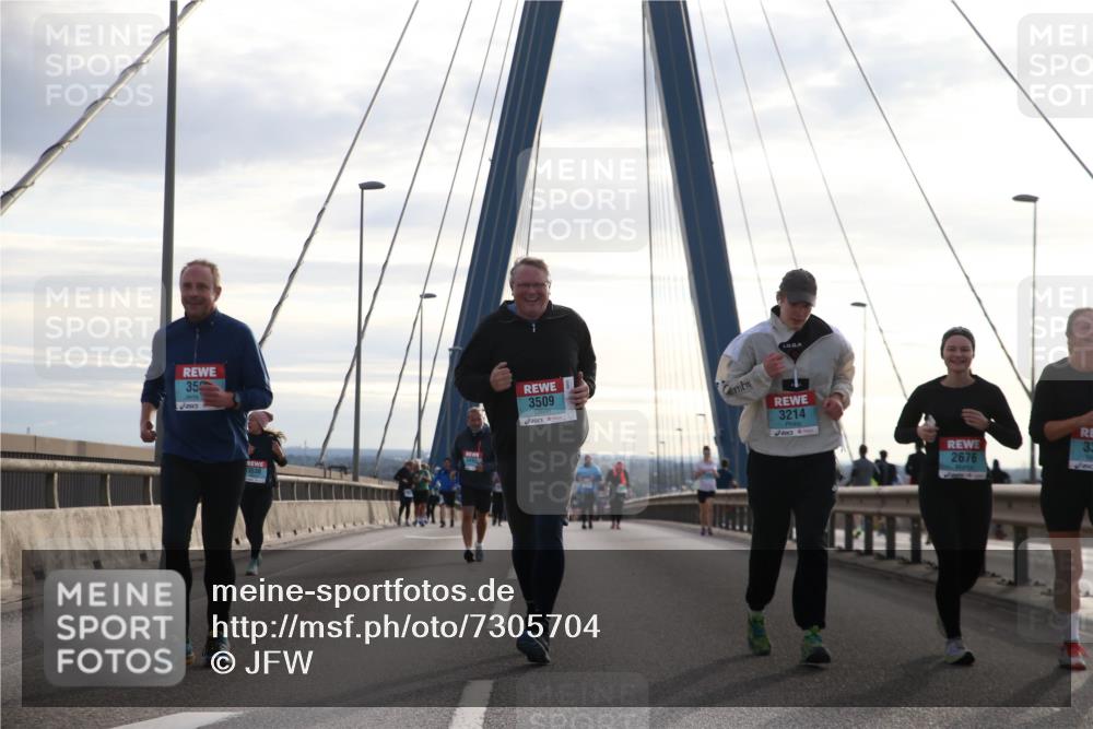 03.10.2024 - Köhlbrandbrückenlauf Jannik Wohlers http://msf.ph/oto/7305704 03.10.2024 09:37:28 Position 1 359, 3492, 3509, 3214, 33, 2676 meine-sportfotos.de