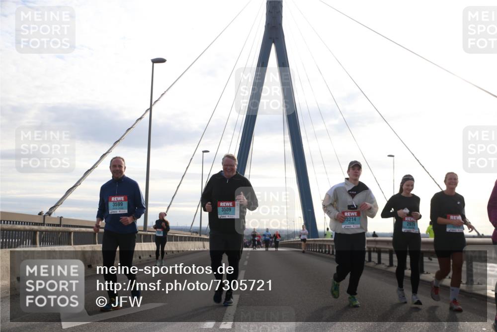 03.10.2024 - Köhlbrandbrückenlauf Jannik Wohlers http://msf.ph/oto/7305721 03.10.2024 09:37:29 Position 1 3599, 3509, 3214, 2676 meine-sportfotos.de