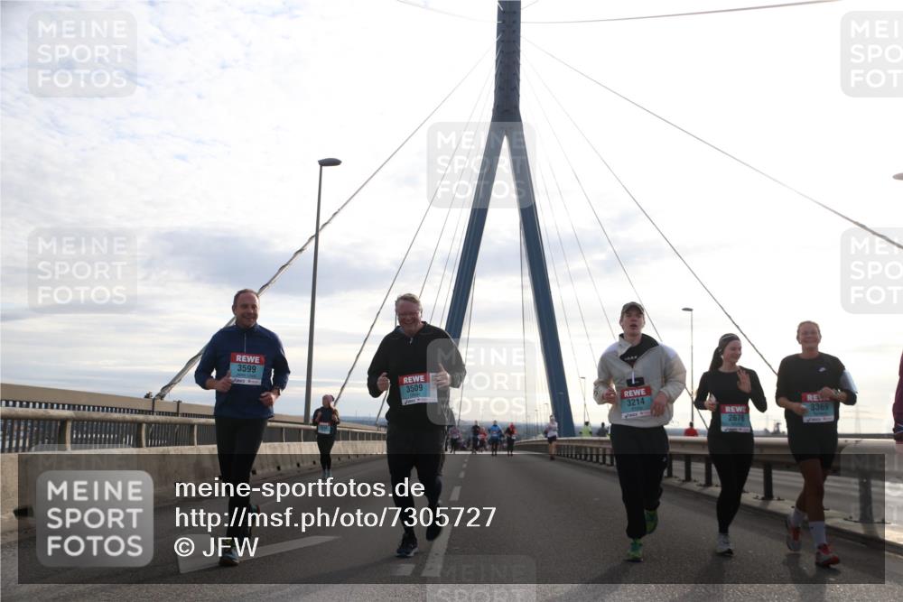 03.10.2024 - Köhlbrandbrückenlauf Jannik Wohlers http://msf.ph/oto/7305727 03.10.2024 09:37:30 Position 1 3599, 3509, 3214, 2676, 3369 meine-sportfotos.de