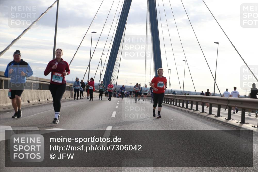 03.10.2024 - Köhlbrandbrückenlauf Jannik Wohlers http://msf.ph/oto/7306042 03.10.2024 09:37:51 Position 1 3604, 3334 meine-sportfotos.de