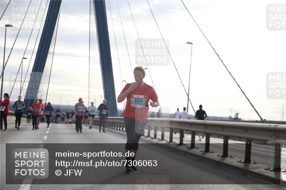 03.10.2024 - Köhlbrandbrückenlauf Jannik Wohlers http://msf.ph/oto/7306063 03.10.2024 09:37:53 Position 1 3334 meine-sportfotos.de