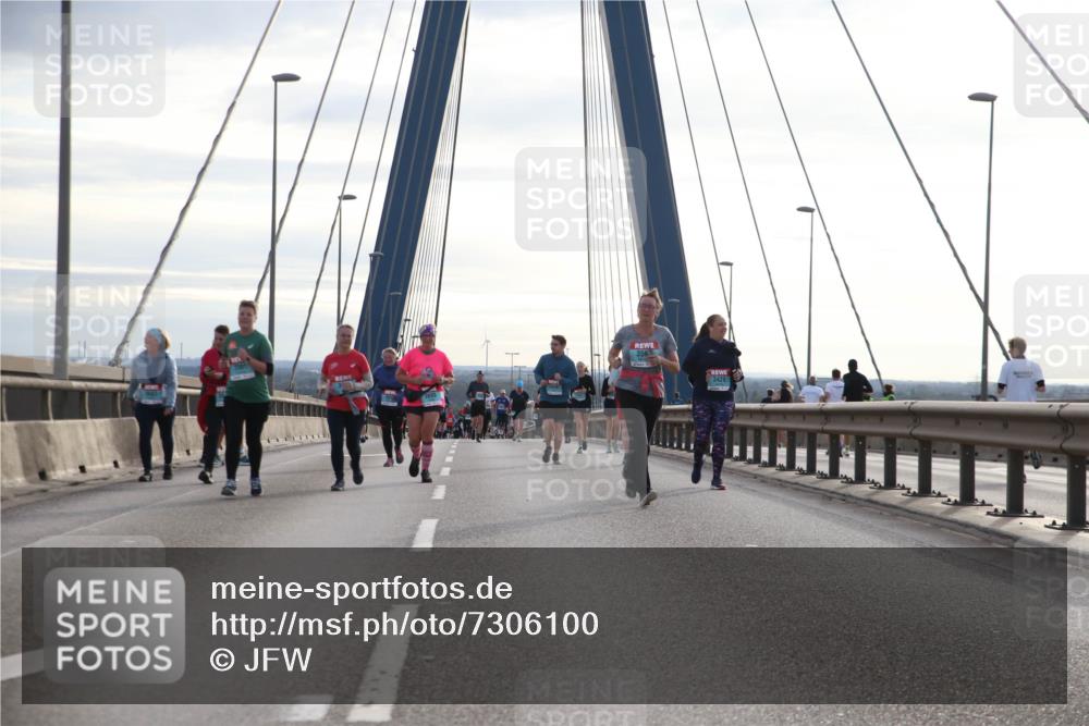 03.10.2024 - Köhlbrandbrückenlauf Jannik Wohlers http://msf.ph/oto/7306100 03.10.2024 09:37:56 Position 1 356, 3428 meine-sportfotos.de