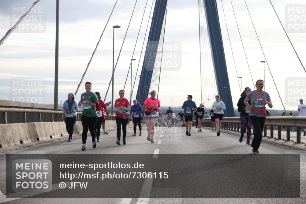 03.10.2024 - Köhlbrandbrückenlauf Jannik Wohlers http://msf.ph/oto/7306115 03.10.2024 09:37:57 Position 1 338, 356 meine-sportfotos.de