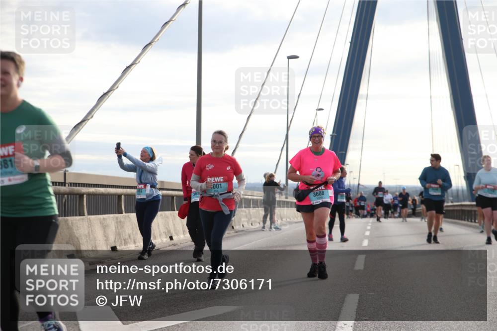 03.10.2024 - Köhlbrandbrückenlauf Jannik Wohlers http://msf.ph/oto/7306171 03.10.2024 09:38:01 Position 1 381, 8, 368, 001, 3608 meine-sportfotos.de